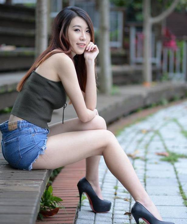 我们裸爱幻想完整版未删减
